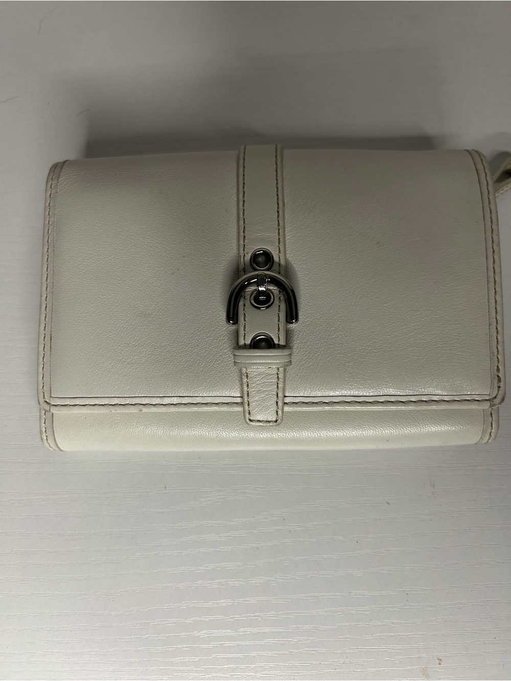 Vintage Coach 2000’s Legacy bifold wallet white/cream